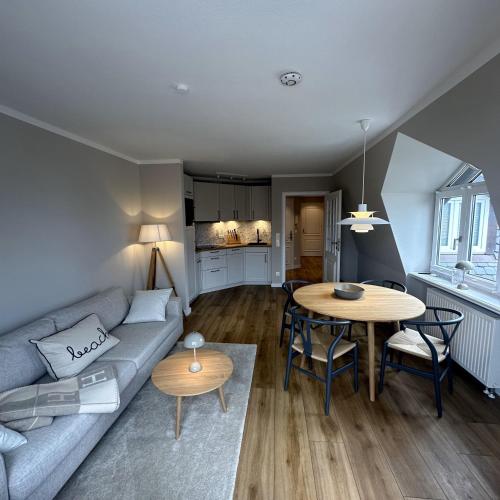 Westerland - Hochwertige und zentrale Ferienwohnung mit zwei sonnigen Balkonen in Westerland, Deutschland