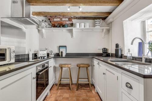 virtuve, The Nook with Hot Tub in Woodhouse Eaves