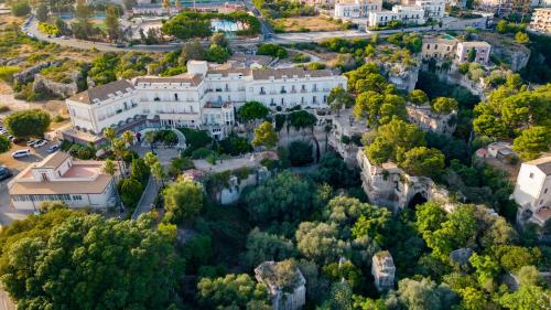 Grand Hotel Villa Politi - image 10