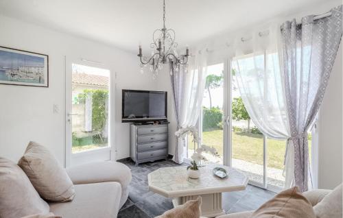 One-Bedroom Holiday Home