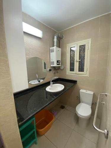 Apartment near airport - image 4