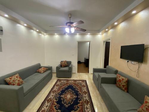 Apartment near airport - image 8