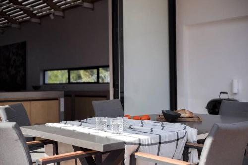 Architectural gem in Durban North - sleeps 6, Durban (foto 5)