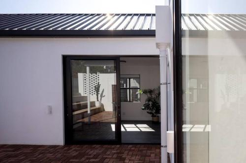 Architectural gem in Durban North - sleeps 6, Durban (foto 7)