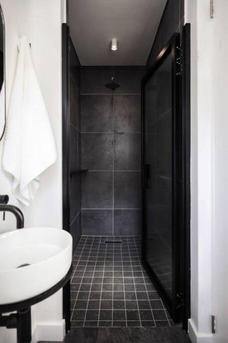 Architectural gem in Durban North - sleeps 6, Durban (foto 9)