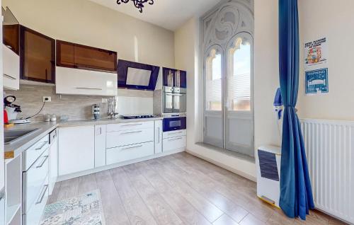 virtuve, Stunning Home In Arques La Bataille Arq in Arques La Bataille