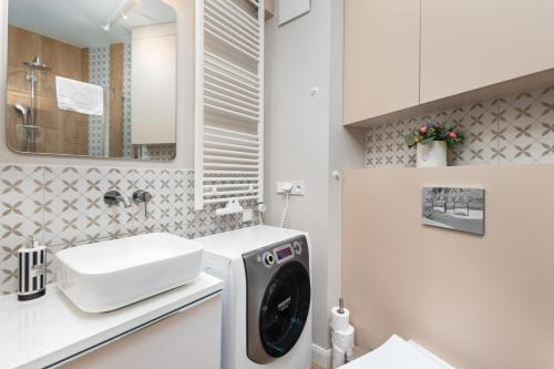 Apartament Solidarności by Your Freedom - Tap to explore photos