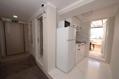 keuken, Alexandar Square Apartments in Skopje