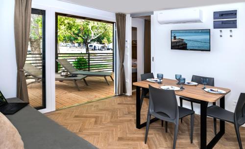 Erkély/terasz, Mediteran Travel Mobile Homes Galeb in Omis