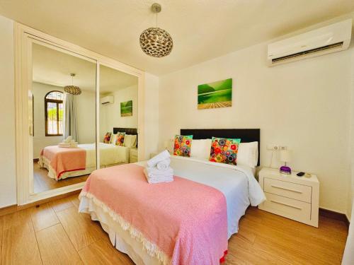 One-Bedroom Suite image 5
