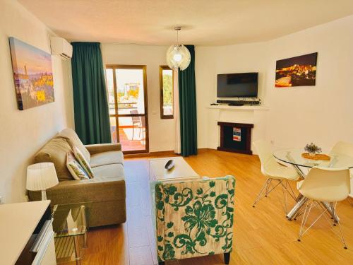 One-Bedroom Suite image 2