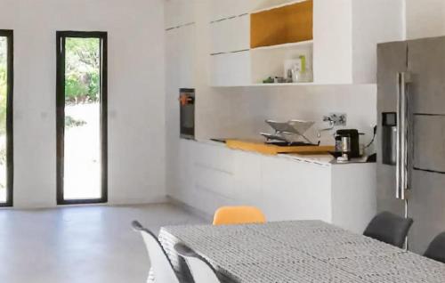 Konyha, Amazing Home In Vinsobres in Vinsobres