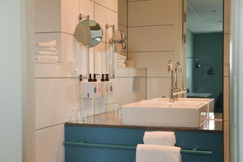 Superior Double Room image 5
