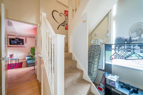 *G11H* for a cosy luxurious lovely stay + Free Parking + Free Fast WiFi perfect for work or pleasure in เวิร์ตลีย์