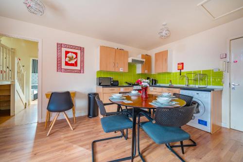 *G11H* for a cosy luxurious lovely stay + Free Parking + Free Fast WiFi perfect for work or pleasure in เวิร์ตลีย์