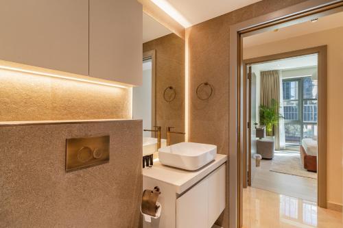 Standpoint Tower - 2BR Apartment - Allsopp&Allsopp - image 14