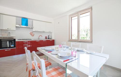 廚房, 2 Bedroom Pet Friendly Apartment In Sessa Cilento in 塞薩奇倫托