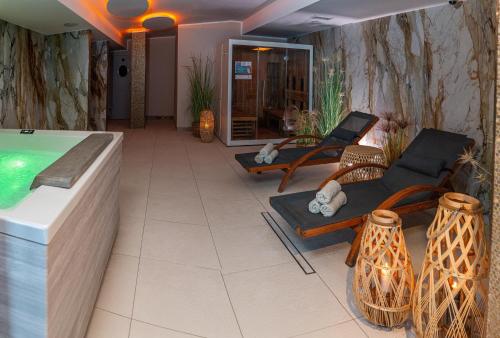 Hotel Szafir – Jastrzebia Gora, NY
