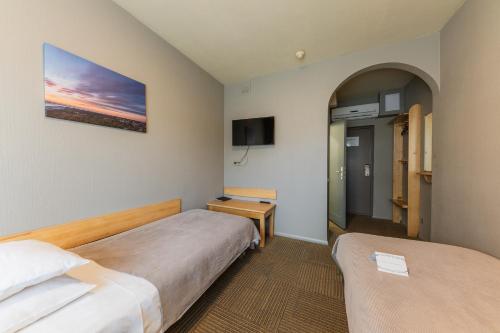 Classic Twin Room with Gym Access image 2