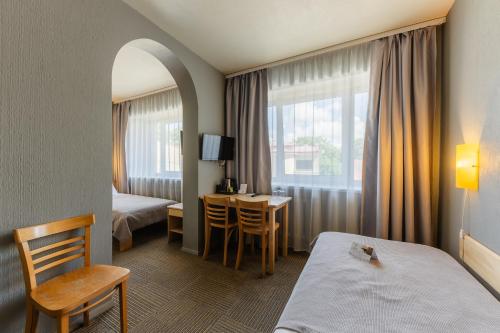 Triple Room with Gym Access image 7