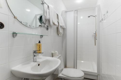 Triple Room with Gym Access image 1