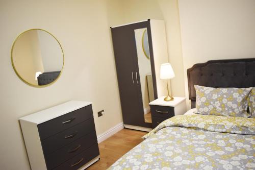Birmingham City Centre Bedroom, Parking, WiFi, Kitchen, Living room, Бирмингем (фото 9)