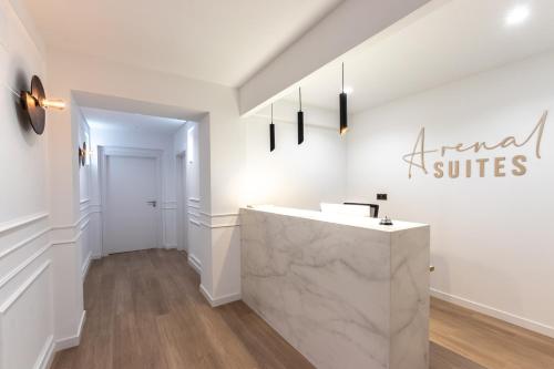 Vestíbulo, Arenal Suites Bilbao in Beqona