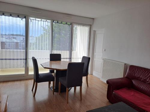 Blanche apparemment in Sud Loire