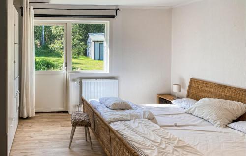 3 Bedroom Lovely Home In Alstermo in Hohult