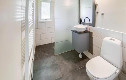 Vannas istaba, 3 Bedroom Lovely Home In Alstermo in Hohult