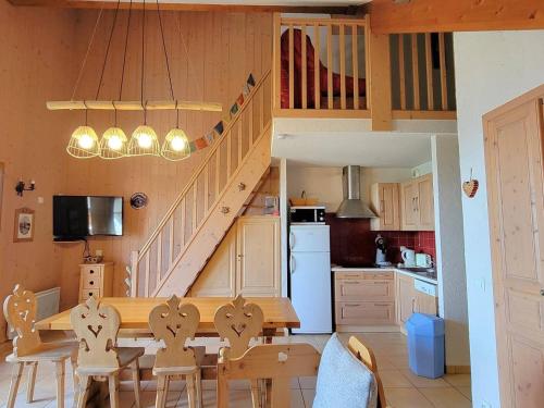 Appartement Duplex 7p - Balcon Sud - Cheminée - WiFi - Parking - Animaux admis - FR-1-393-121, Saint-Michel-de-Chaillol