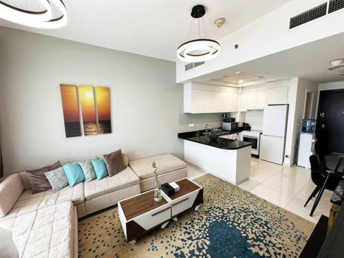 Cozy Urban Retreat - image 12
