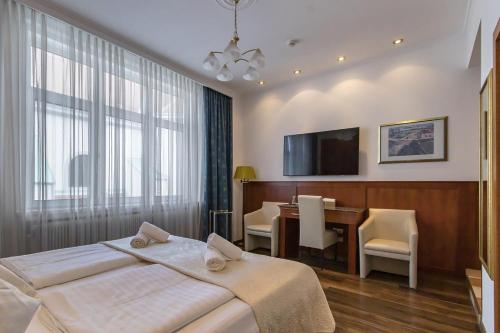 Hotel Corvinus - image 12
