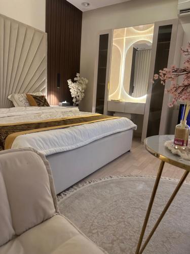 أستديو هادي وراقي