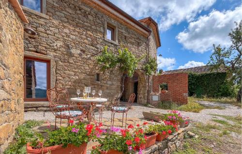 Lovely Home In San Pietro A Dame gîte à louer Poggioni