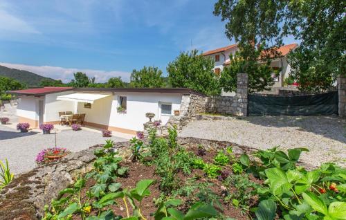 A szálláshely kívülről, Awesome Home In Dutovlje With Wifi in Dutovlje