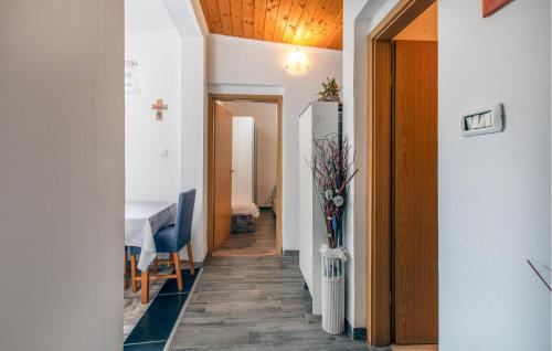 A szálláshely kívülről, Awesome Home In Dutovlje With Wifi in Dutovlje