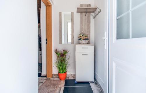 A szálláshely kívülről, Awesome Home In Dutovlje With Wifi in Dutovlje