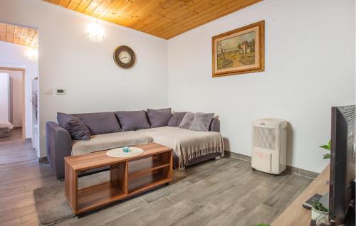 Awesome Home In Dutovlje With Wifi in Dutovlje