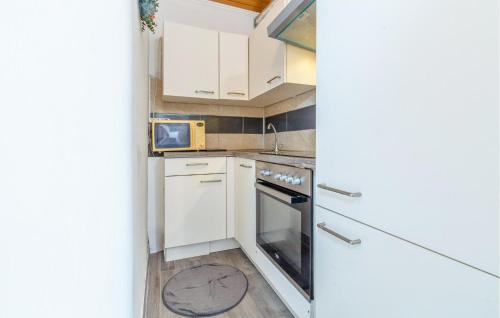 Konyha, Awesome Home In Dutovlje With Wifi in Dutovlje