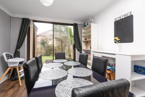 Elegant 3-Bedroom Manchester Retreat Free Parking KeenzChillz, Manchester (Foto 6)