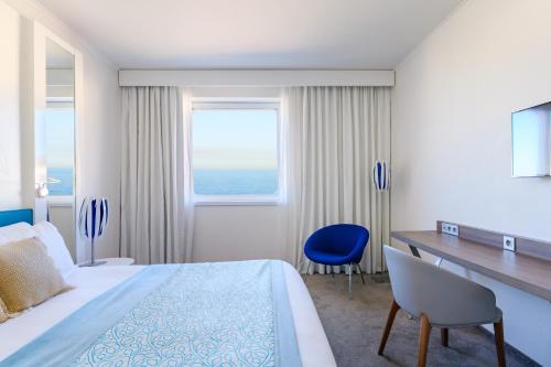 room detail thumbnail 1