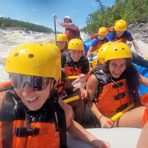 Programlehetőségek, L'Appartement du Pavillon - Rafting Momentum in Bryson (QC)