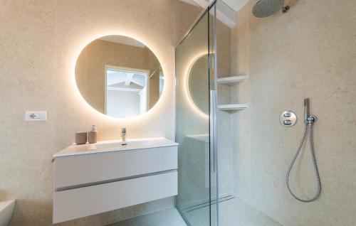 Four-Bedroom Holiday Home image 10