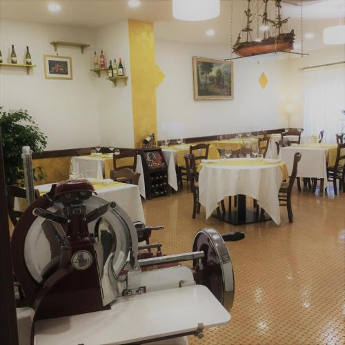 餐厅, SIMPLY INN close to TIVOLI in 马尔切利纳