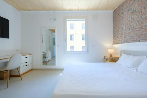 Apartment With Elevator And Private Parking in Other