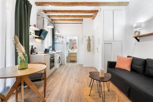 Lodging Apartments Almirall Beach 31, Barcellona