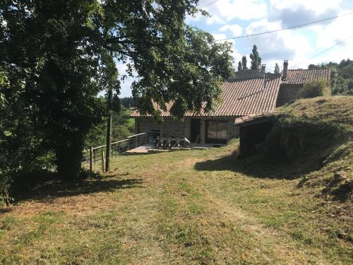 Gîte 10 personnes Ardèche Jacuzzi gîte à louer Dunière