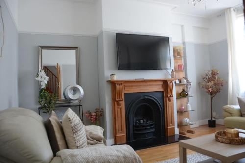 3 Bed House in the heart of Palmers Green, London, London (photo 6)