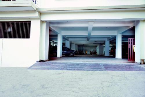 Superior One-Bedroom Apartment with Balcony image 10
